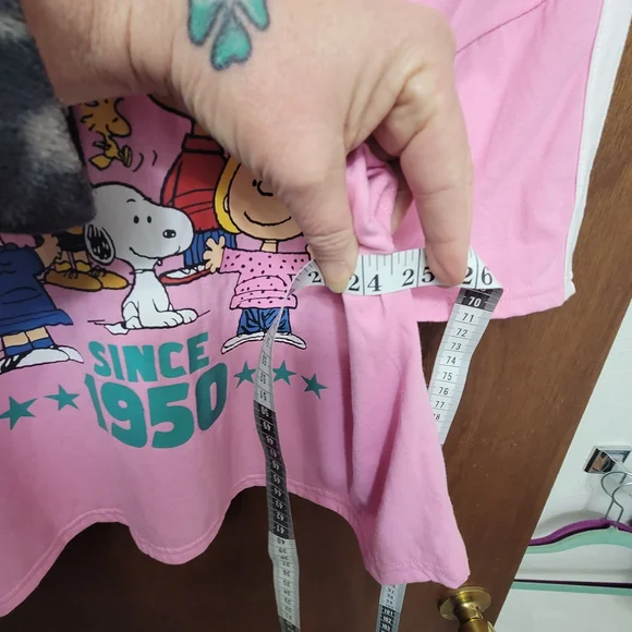 NWT. Peanuts Pink Girls' V-Neck Graphic Top - Picture 4 of 8